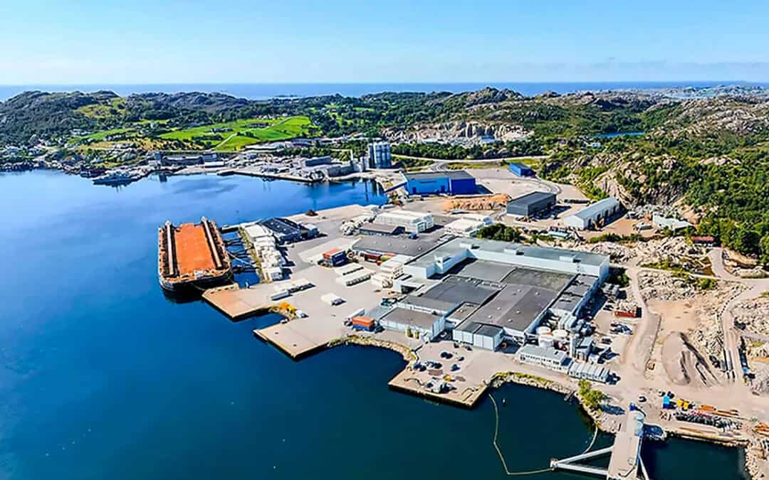 Kaupanes sett fra en drone en sommerdag
